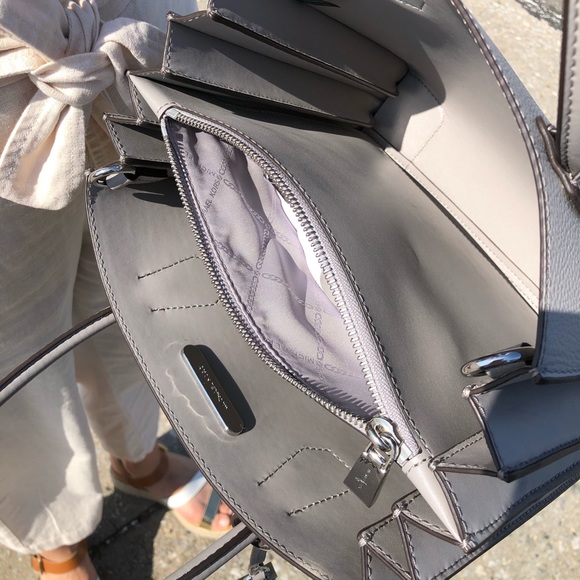 🎁Michael Kors Mercer Accordion Pebble Leather Tote - Picture 7 of 11